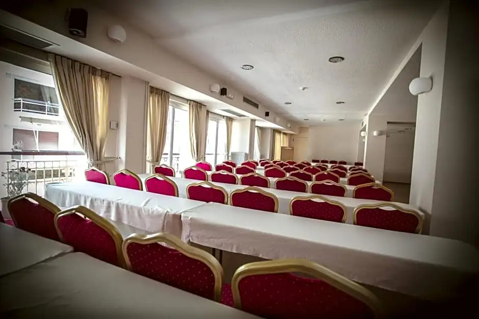 Hotel Cronos