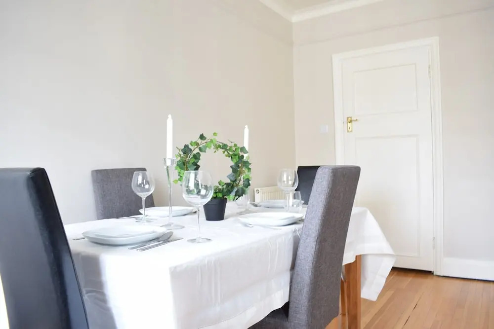 2 Bedroom Flat Near Hyde Park