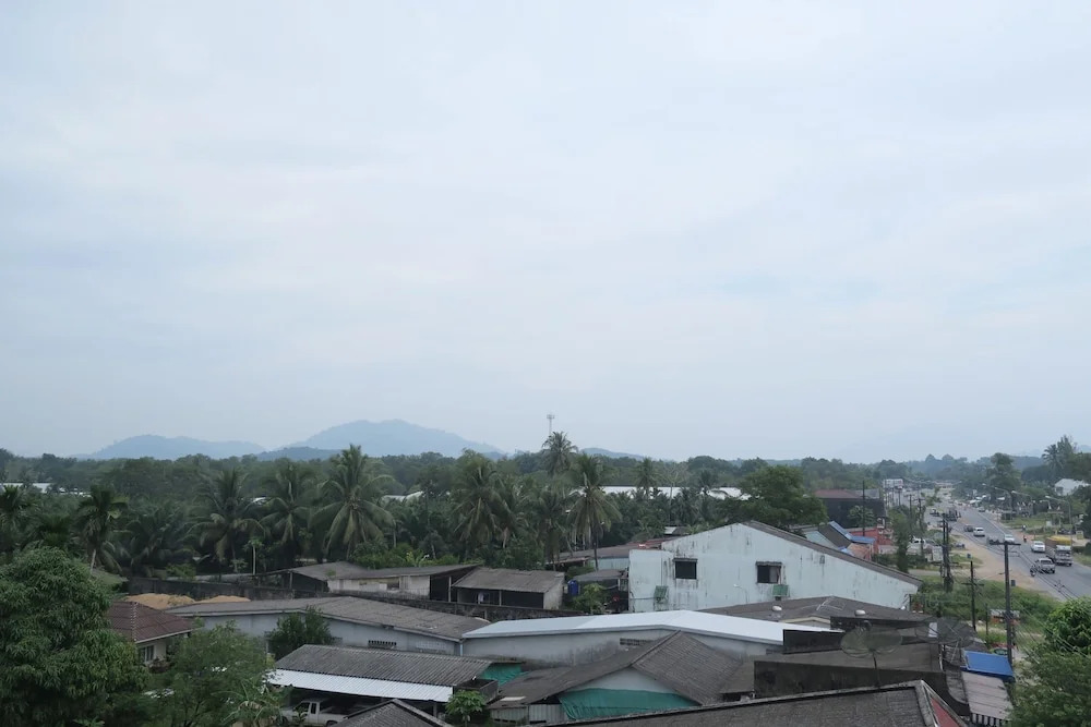 Good Morning Hotel at TakuaPa