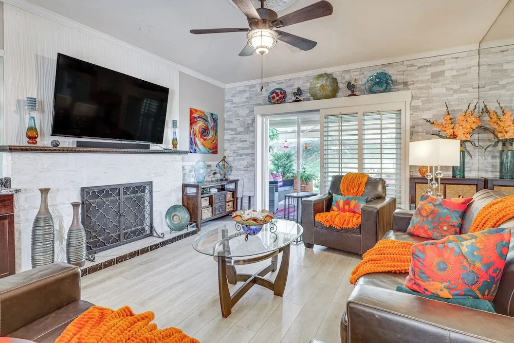 Pool Access & Patio! Palm Desert Golf Retreat