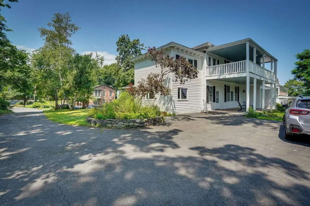 Coxsackie Home w/ River Views: Walk to The Wire!