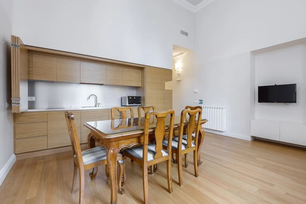 Travel & Stay - Navona 2