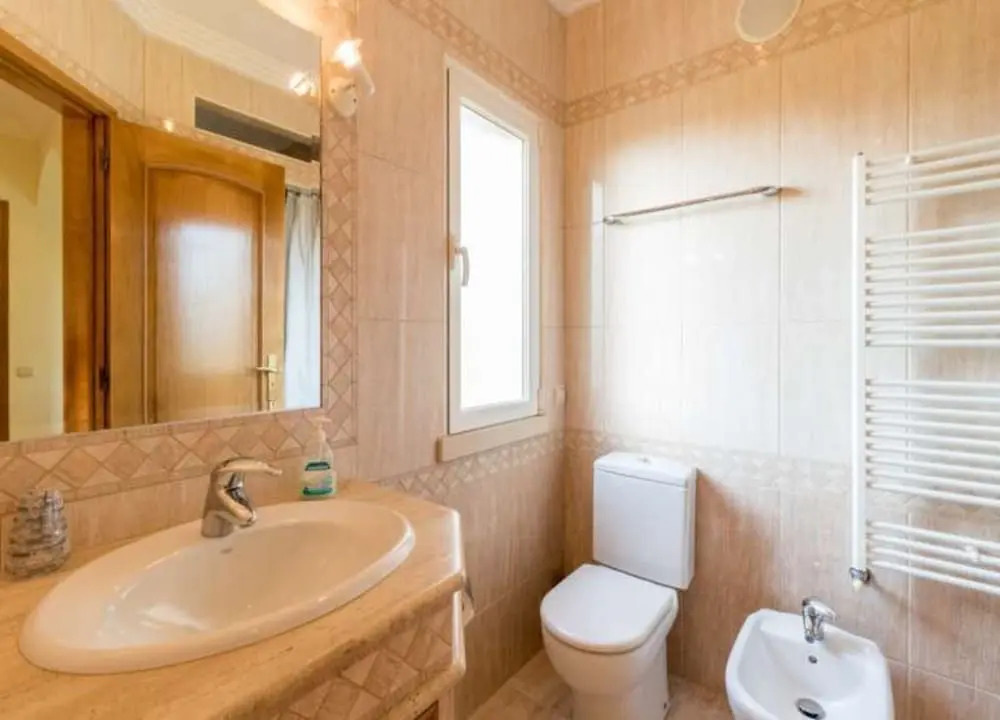 Villa - 4 Bedrooms with Pool and WiFi - 102546