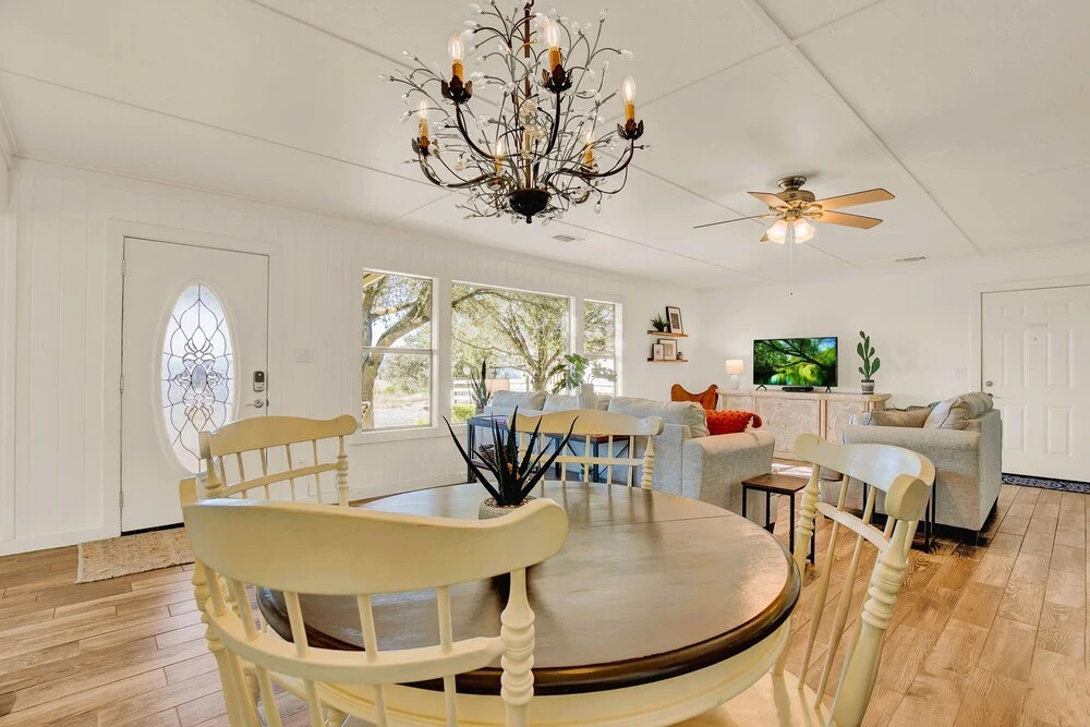 Stunning Hill Country Haus - Minutes From Main St!
