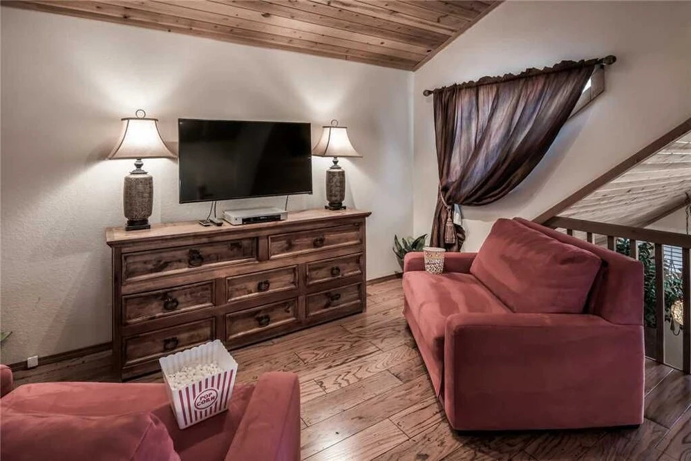 Sierras Grace - Three Bedroom Cabin with Hot Tub