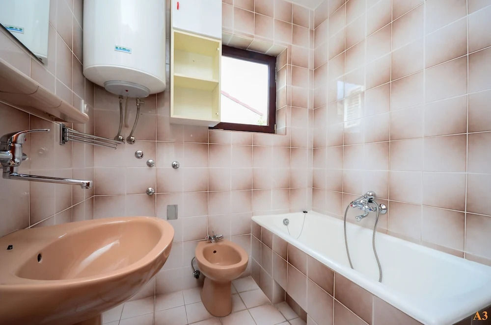 Apartments and Rooms Jaka
