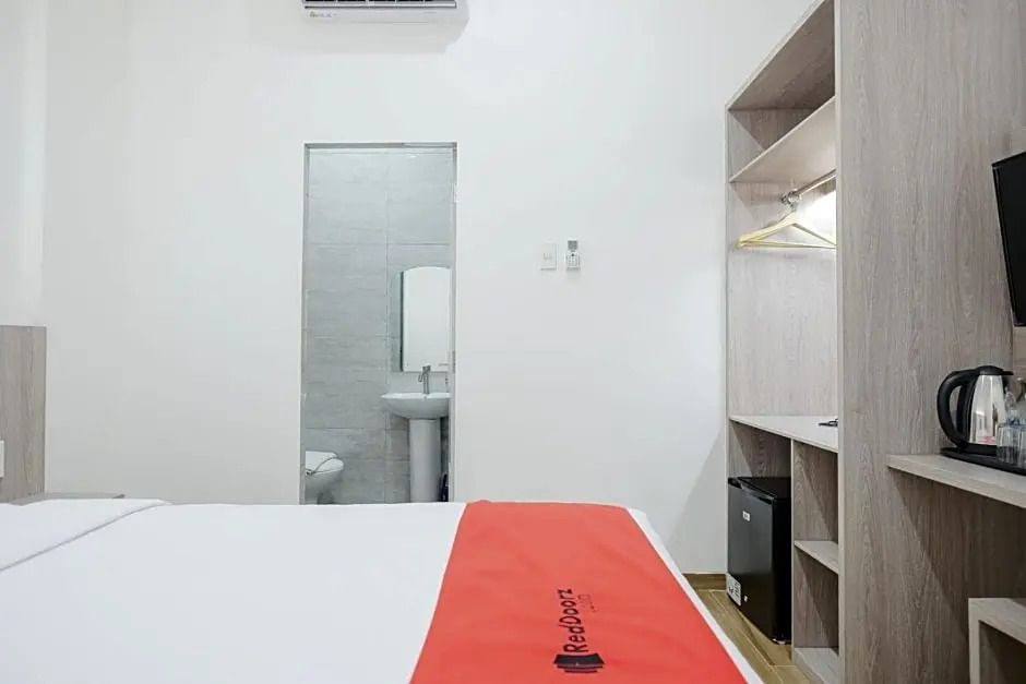 RedDoorz Plus @ Jalan Juanda Medan