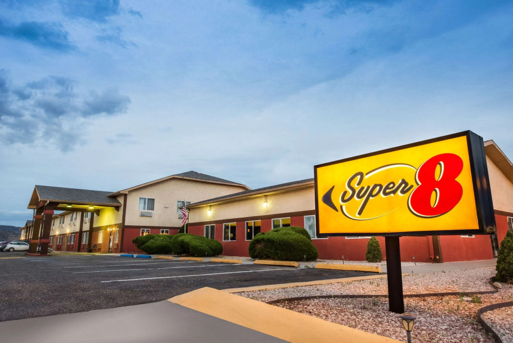 Super 8 by Wyndham Grants