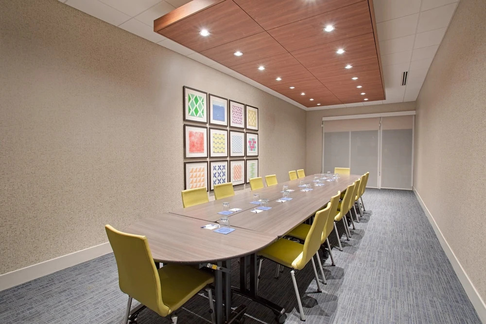 Holiday Inn Express & Suites - Sterling by IHG