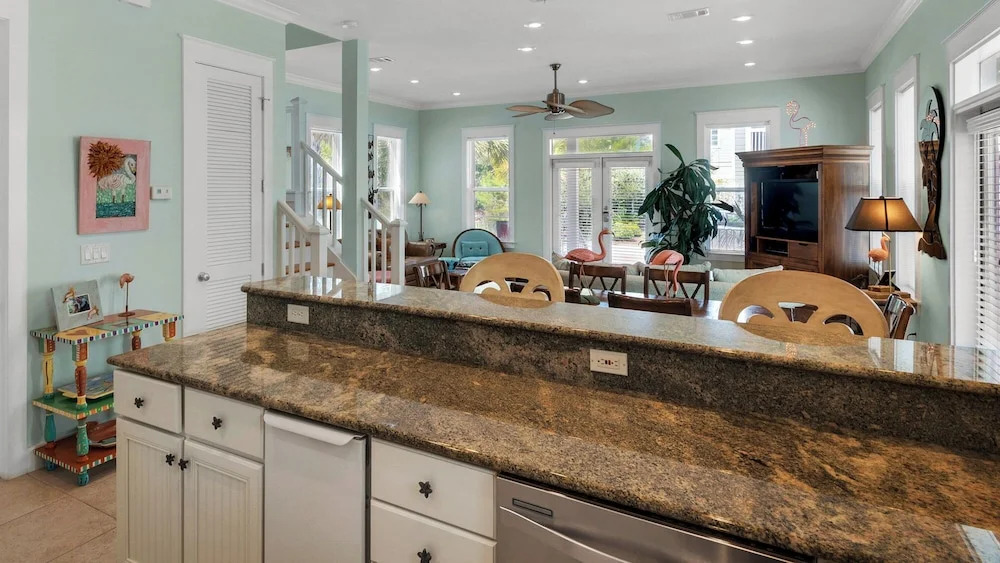 Close to Beach Access & Rosemary~ Seacrest Lagoon Pool Access