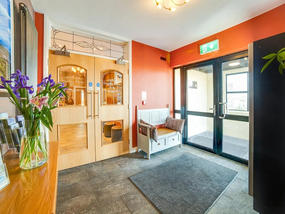 Standing Stones Lodge
