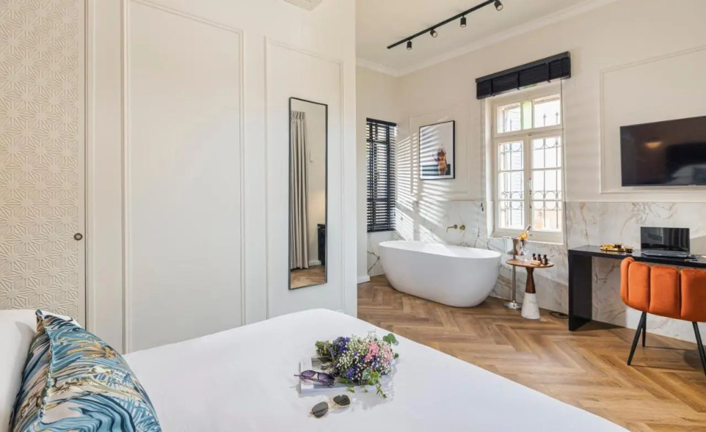 Villa Albi - Machne Yehuda Hotel