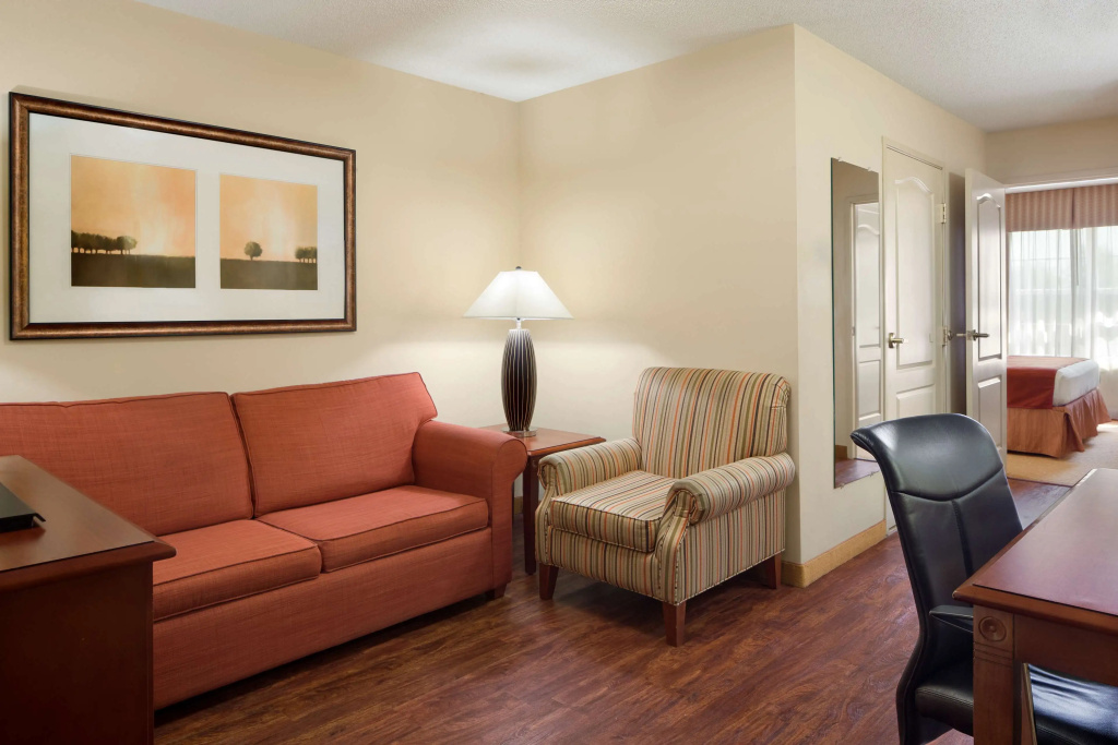 Country Inn & Suites by Radisson, Baltimore North, MD