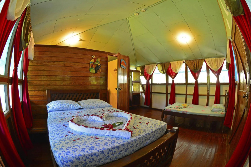 Poor Mans Paradise Lodge