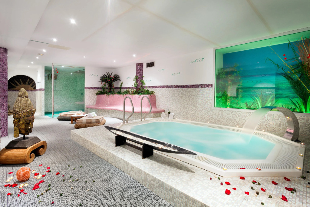 Chatur Playa Real Resort