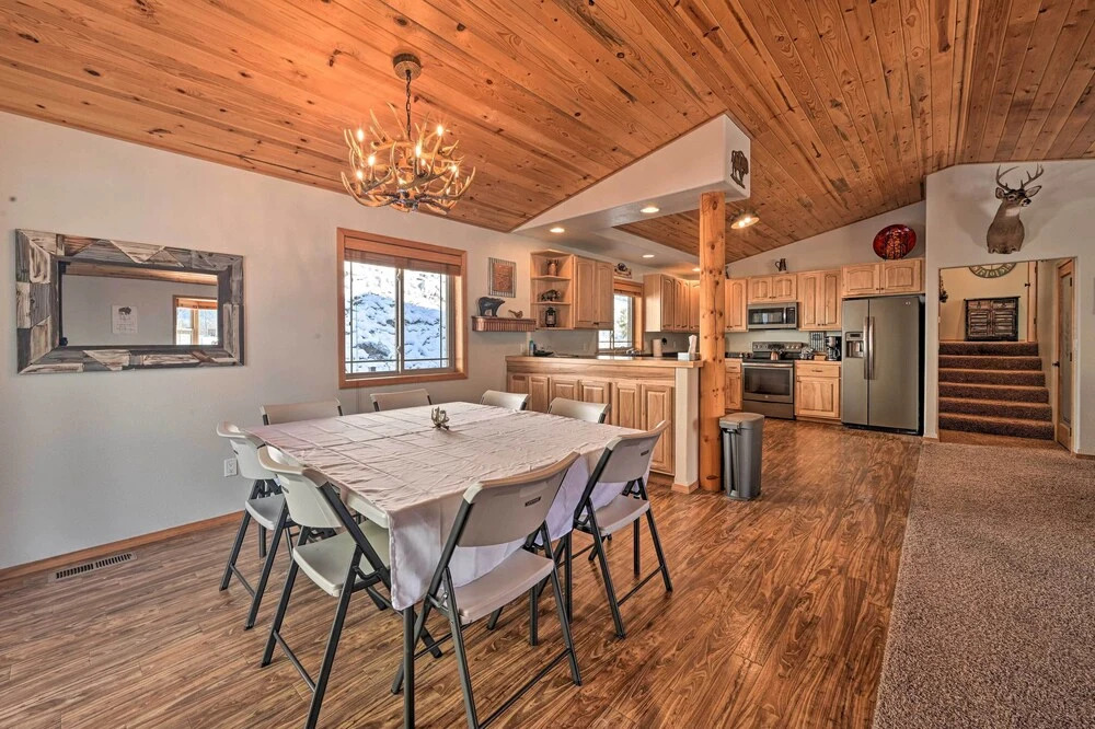 Peaceful Superior Home w/ Fire Pit & Mtn View