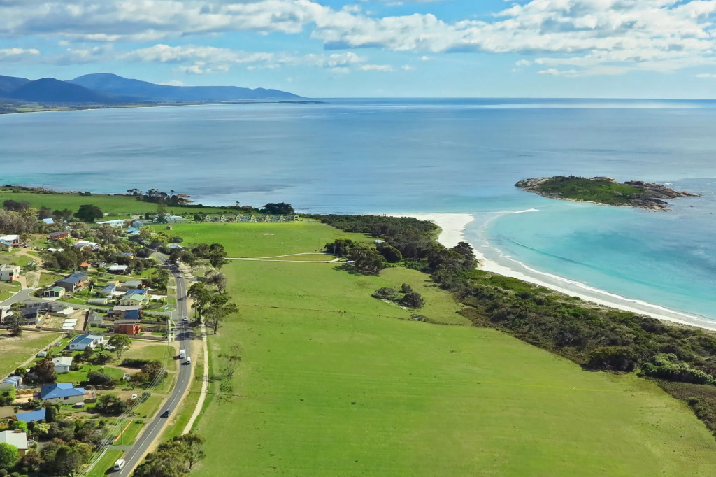Diamond Island Resort, Restaurant & Bar and Penguin Show
