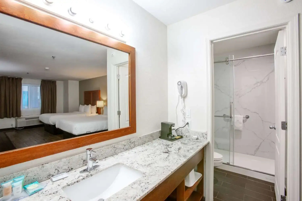The Hotel Serene Glendale Peoria, Surestay Collection by Best Western