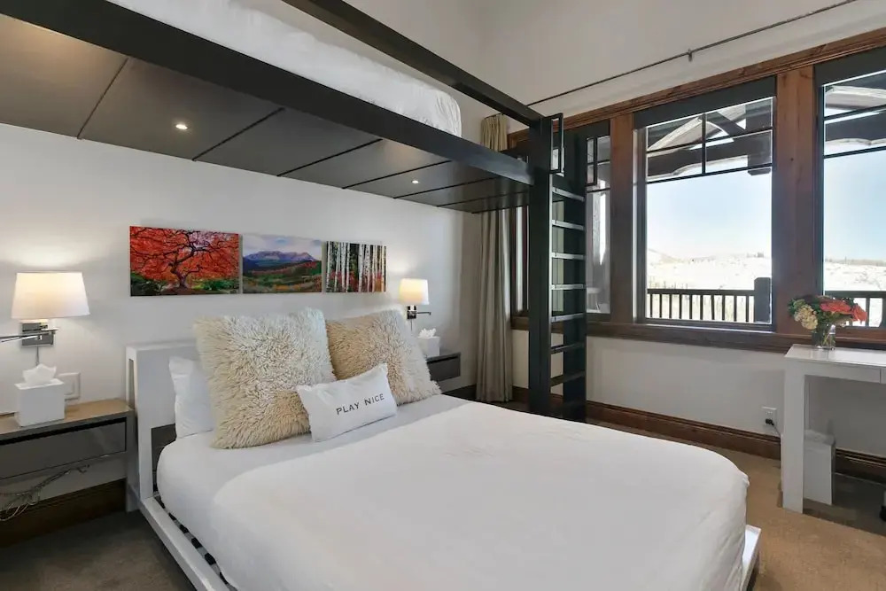 Grand Lodge - Four Bedroom #302 - Ski-in/ski-out 4 Condo