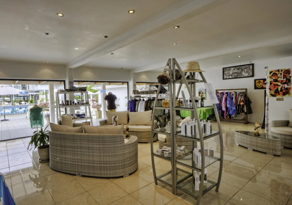 Muri Beach Club Hotel