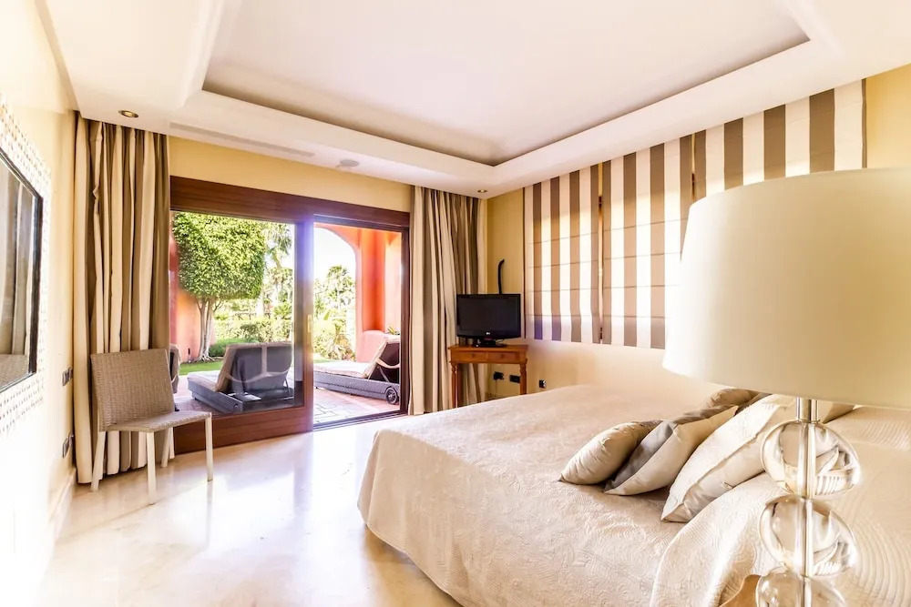 Frontline beach 3 bedroom apartment