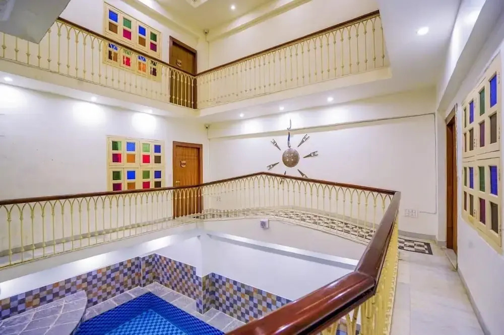 Royal Rafahiya - A Rooftop Lake View Hotel Near Lake Pichola