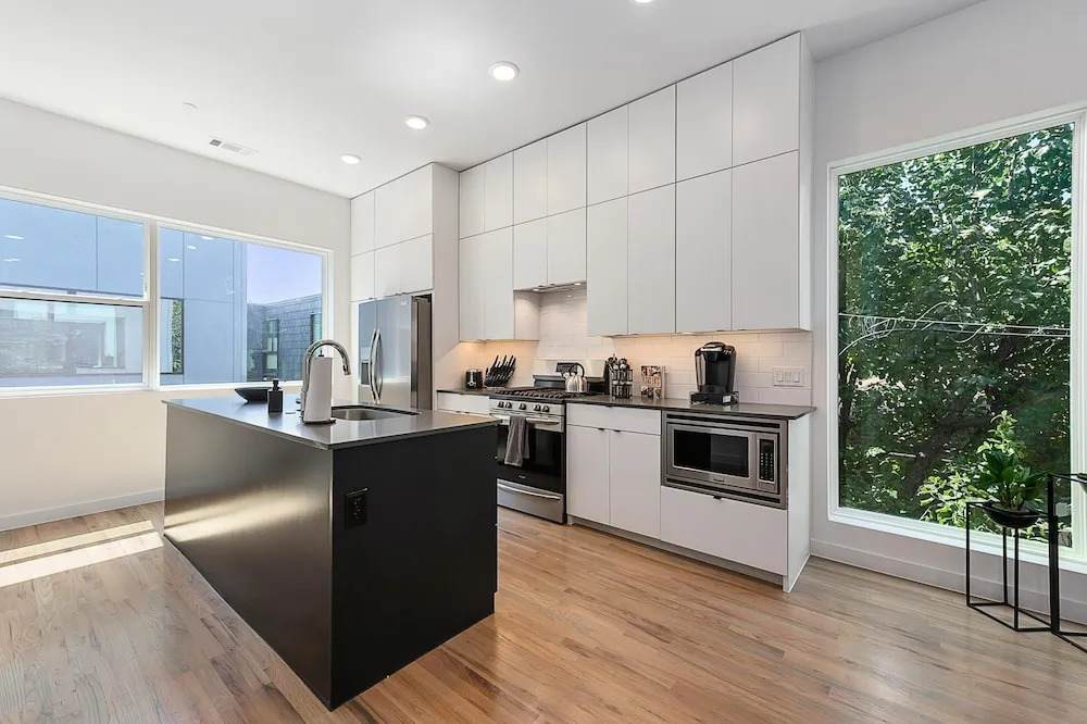 JURNY - Bishop Arts District - 2 Bedroom Apartments