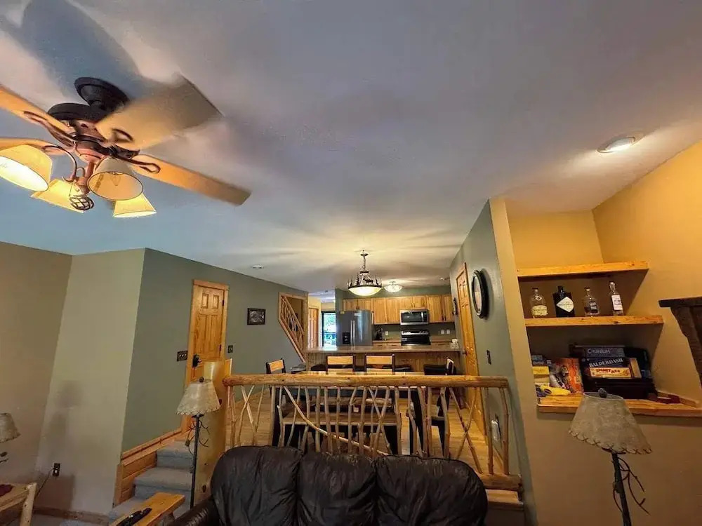 Minocqua Lake Condo B7- 2 Story Rustic Town Home