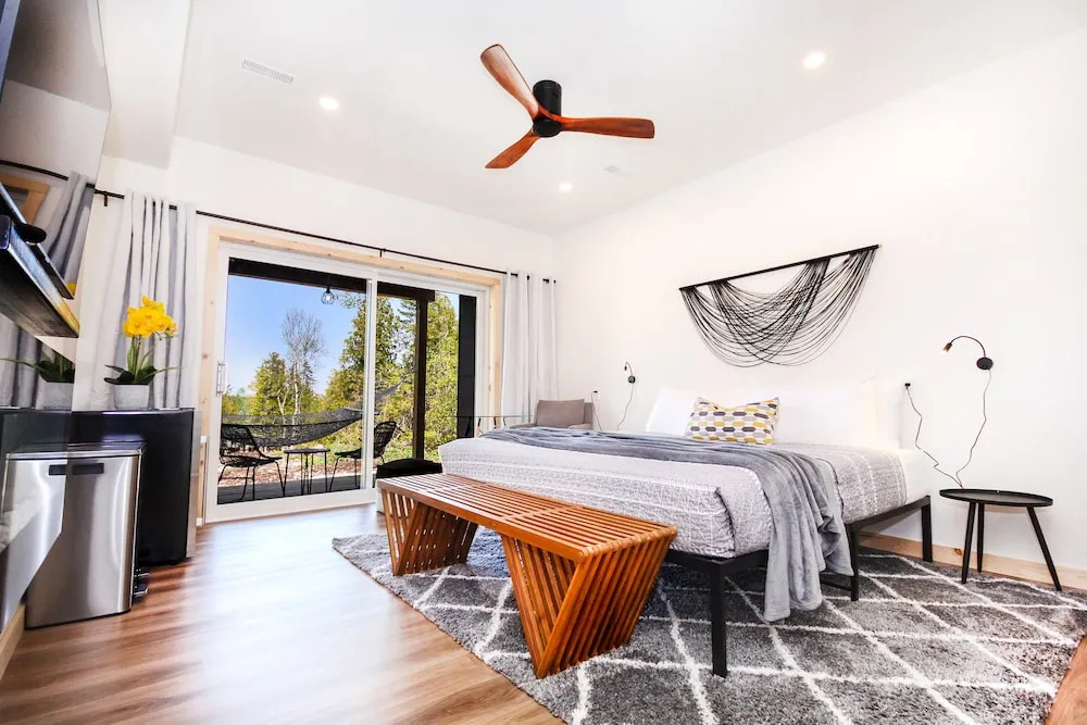 Evo Luxury Waterfront Adults Only B&B
