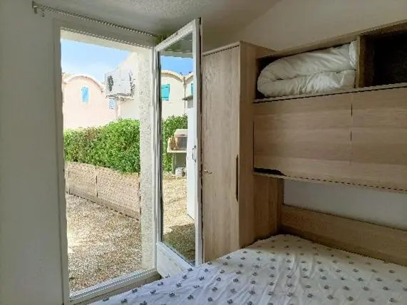 Maison avec piscine collective sur Gruissan 6MIN39