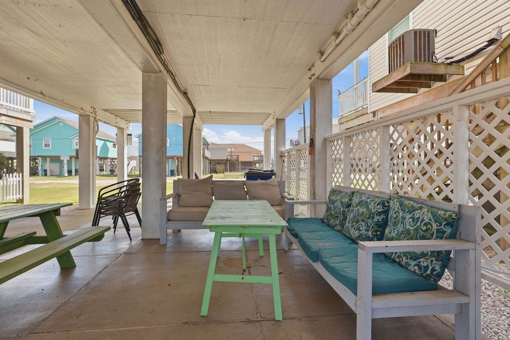 Coastal Oasis In Surfside Beach 3 Bedroom Home