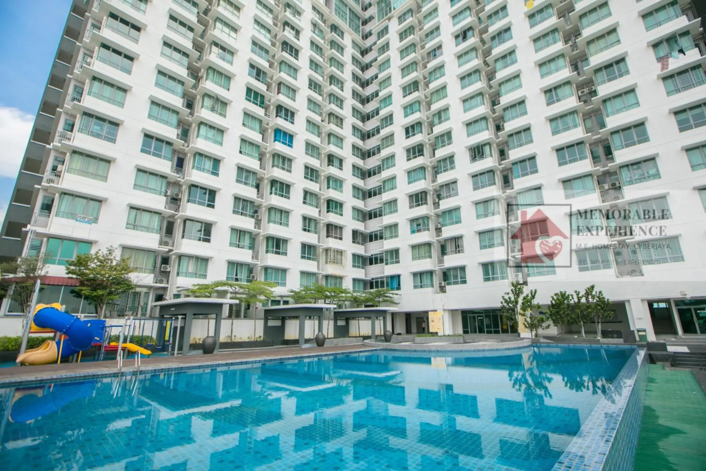 Express Check-in Deluxe Cozy Studio for 1-2Pax WIFI Indoor Carpark TV Fridge Washing Machine