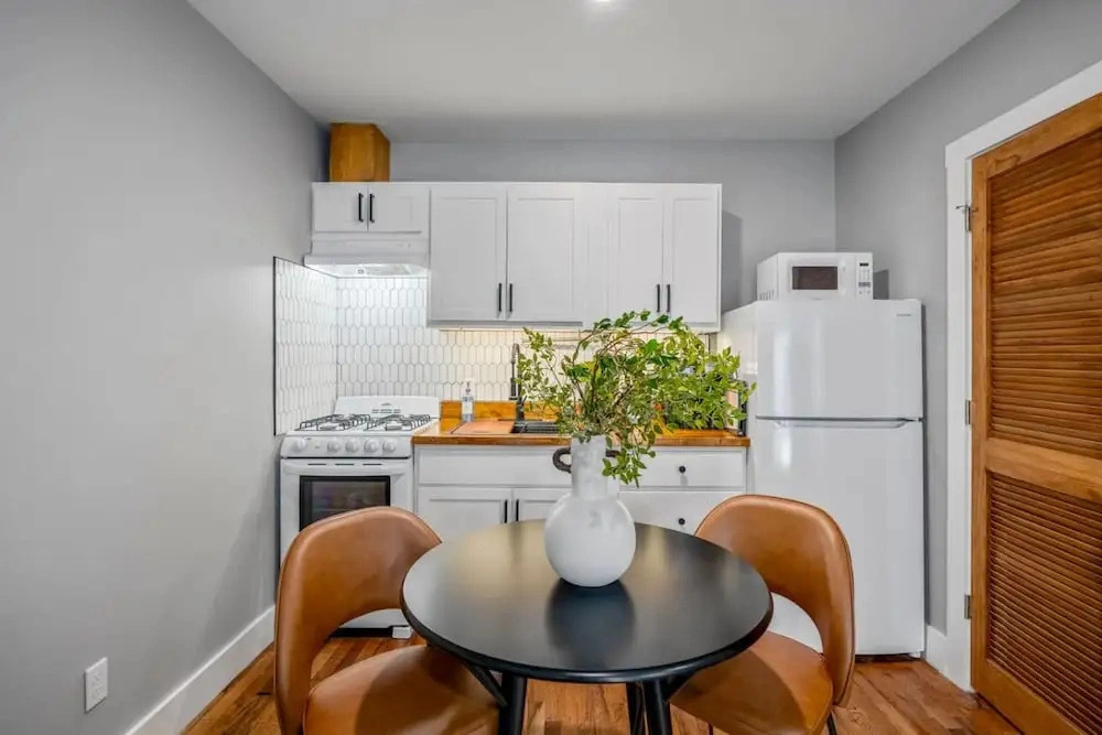 Urban Studio Retreat Near Downtown Houston