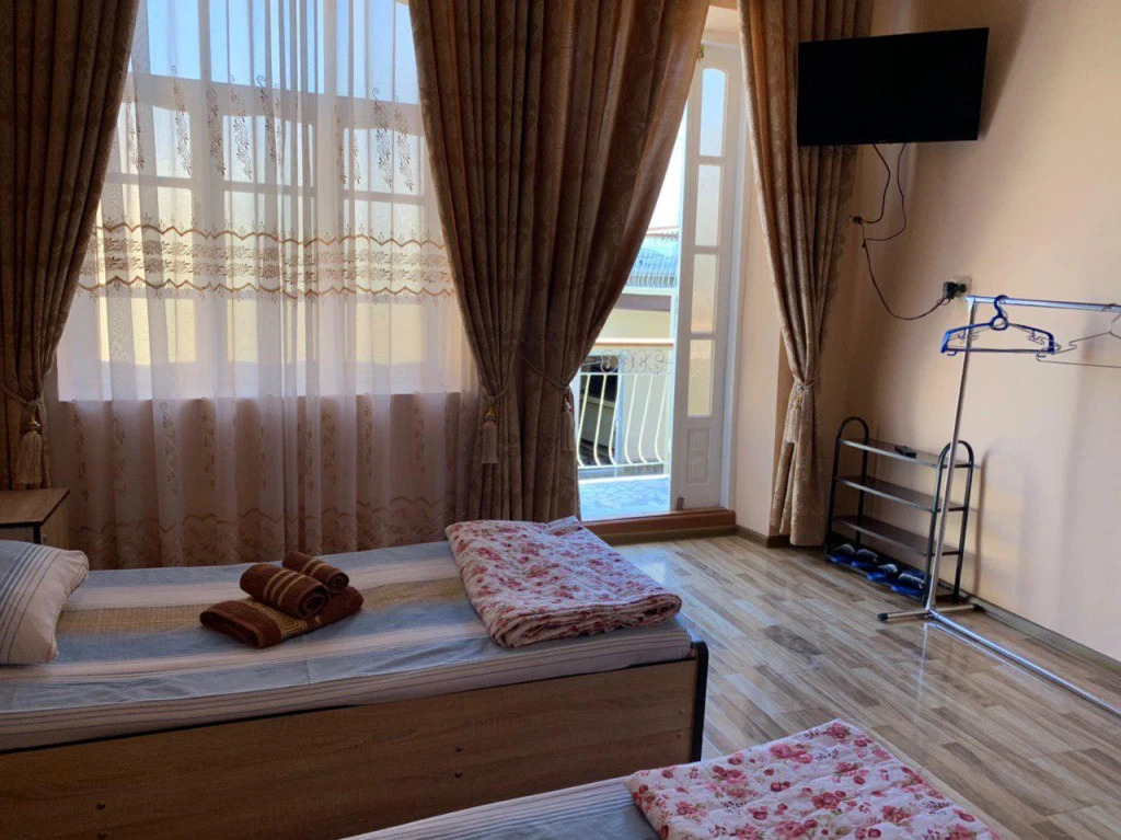 Zuxro Guesthouse