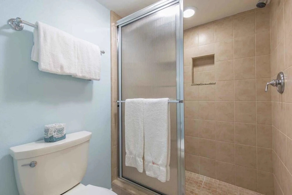 Edgewater Condominium 402