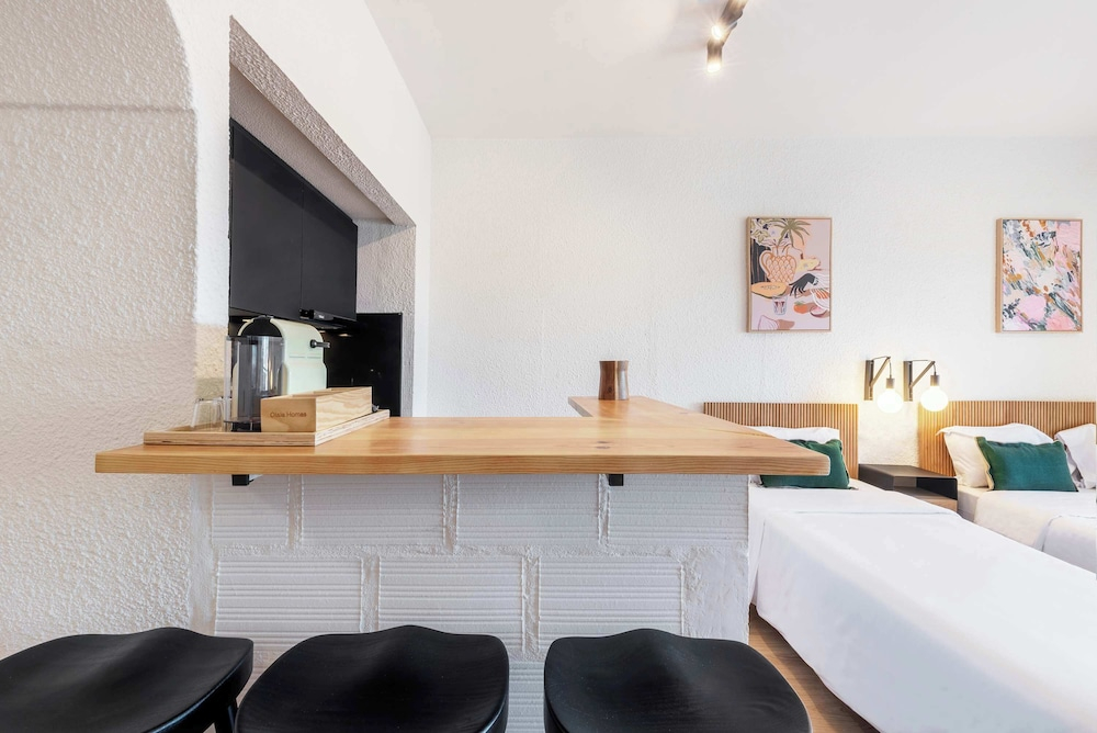 Equador Superior Suites by Olala Homes