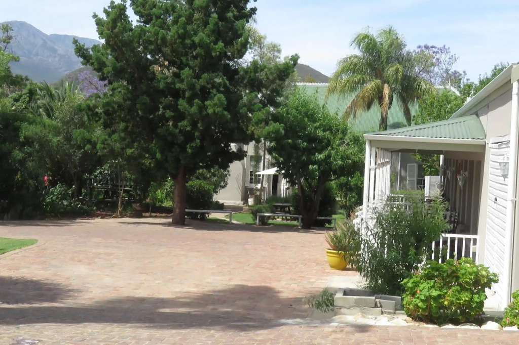 HouseMartin Lodge & Self Catering