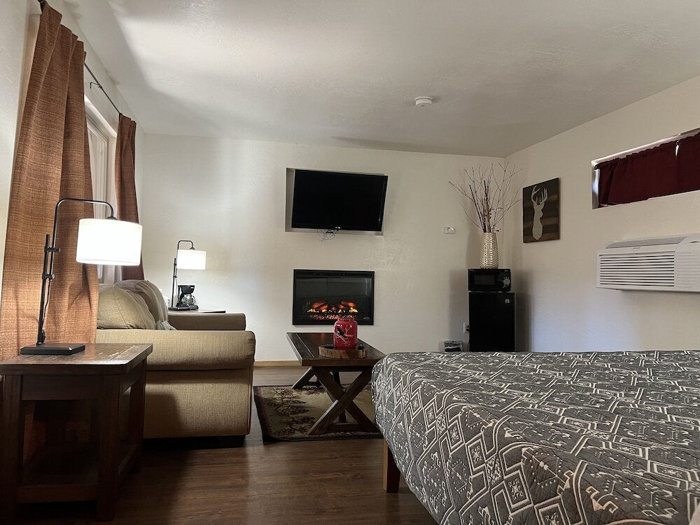 Antlers Inn