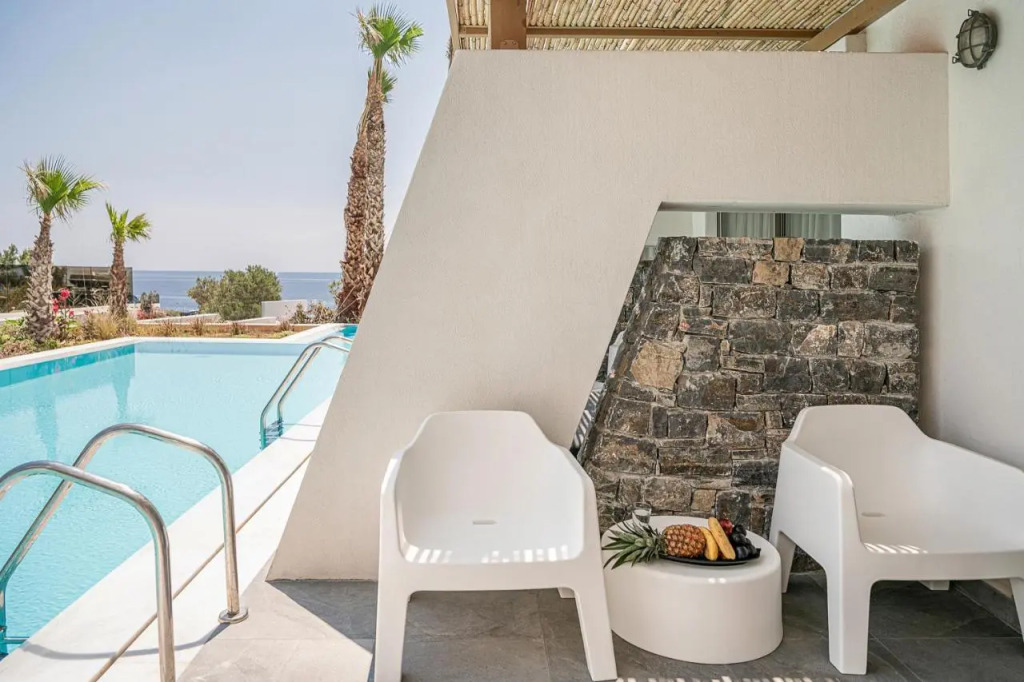 Kakkos Bay Hotel and Bungalows