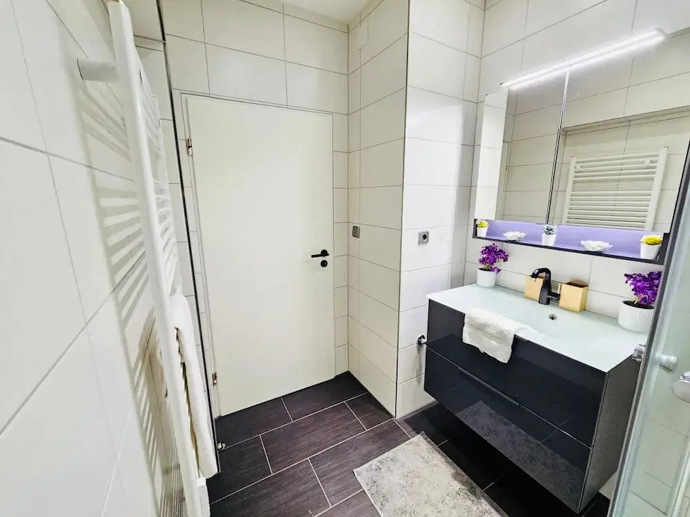 Chic Urban Stay 2BR with parking