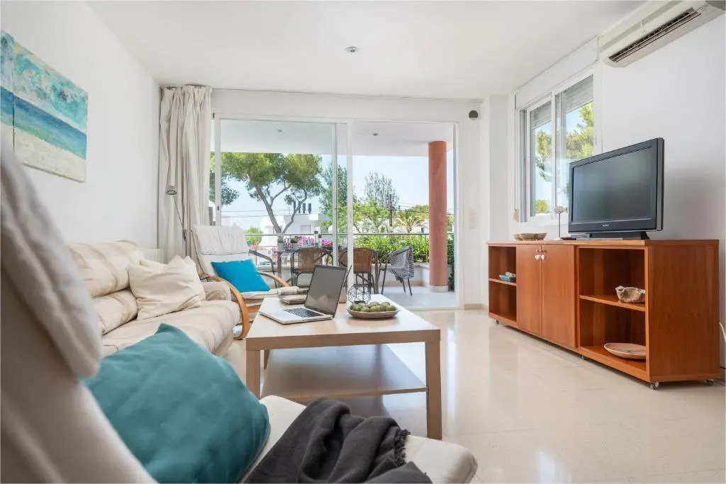 Villa Jazmin for 8 with swimming pool and beach views