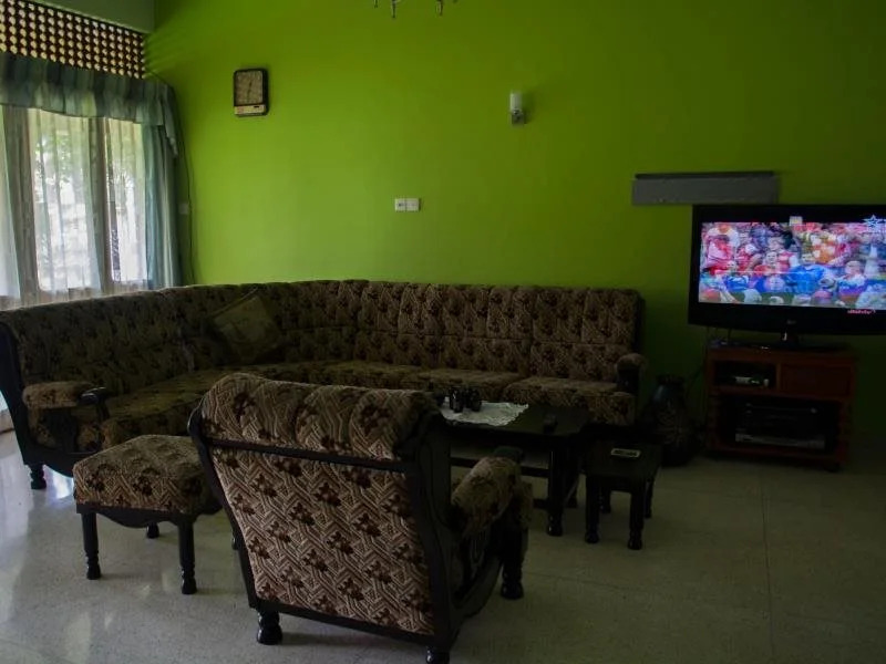 Royal Tourist Lodge