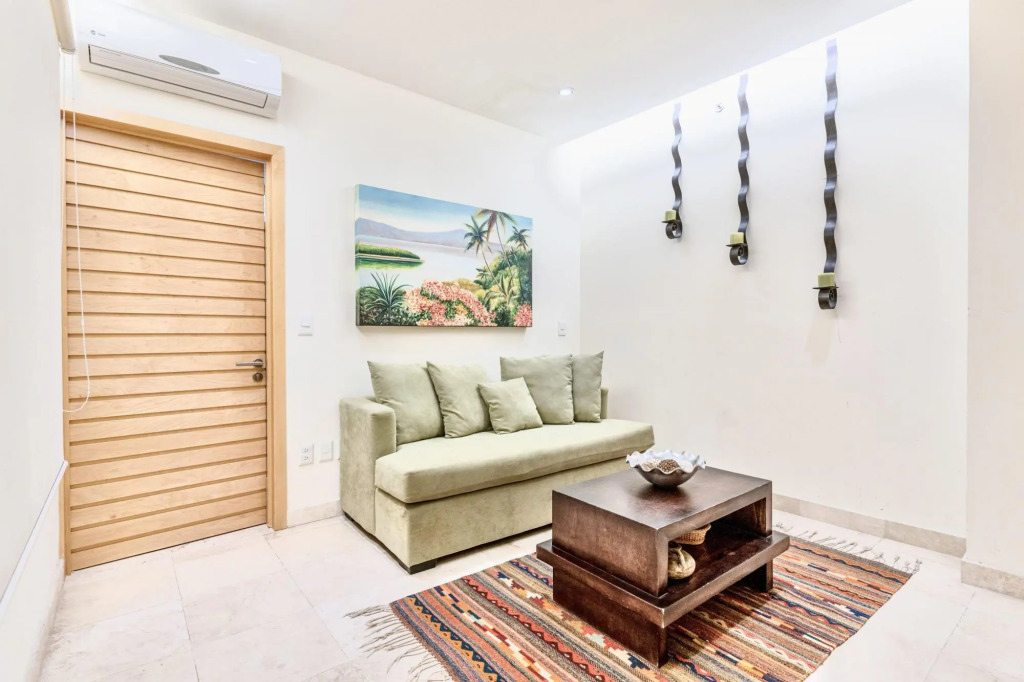 Luxury Private Resort 2-br 2-wr Condo w Breath Taking Lake Views