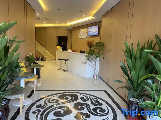 Shenghe Boutique Hotel (Zhengzhou High-speed Railway East Station Jicheng Metro Station)