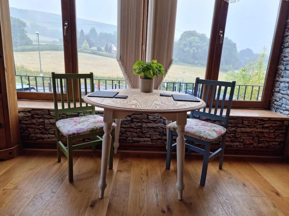 Castle Lodge - Brecon Beacons Accommodation