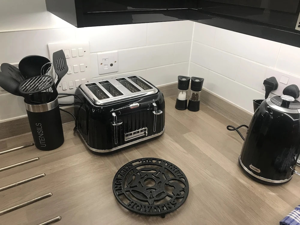 Cavendish House with Secure, Allocated Parking, 2 mins walk from Windsor Castle