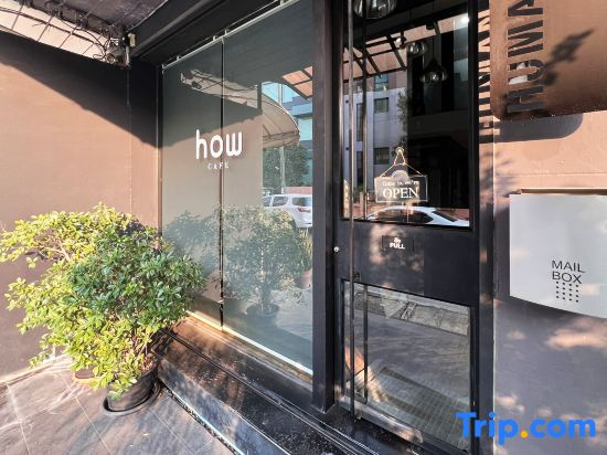 Human Touch Room –  Soulful Bangkok Hideout