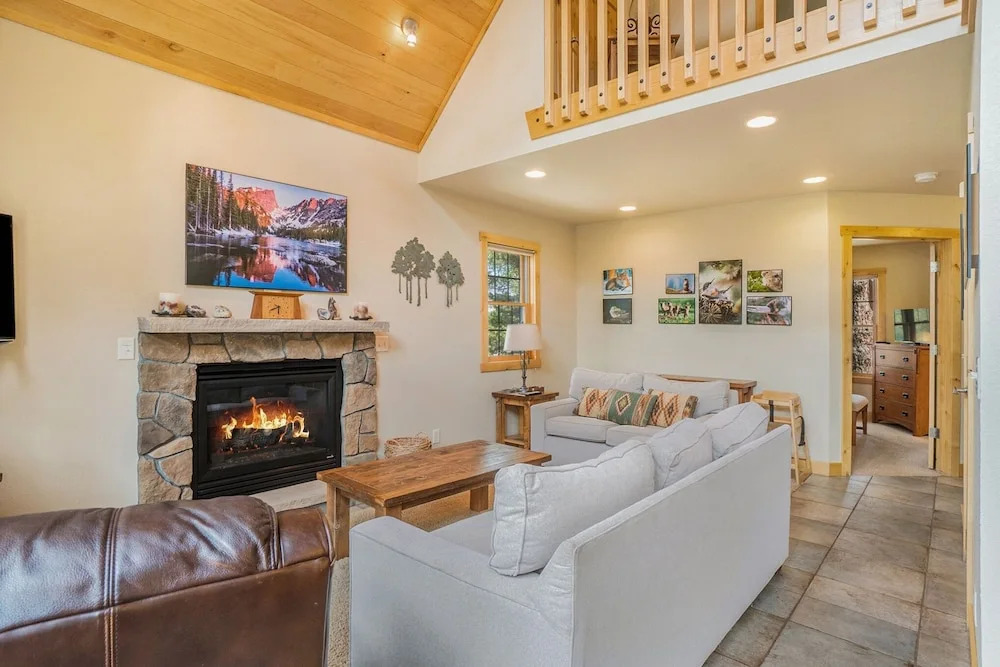 Solitude Bobcat #5- Estes Park 2 Bedroom Condo by RedAwning