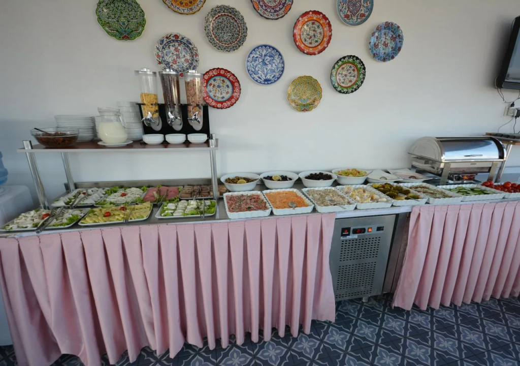 Flower Palace Hotel