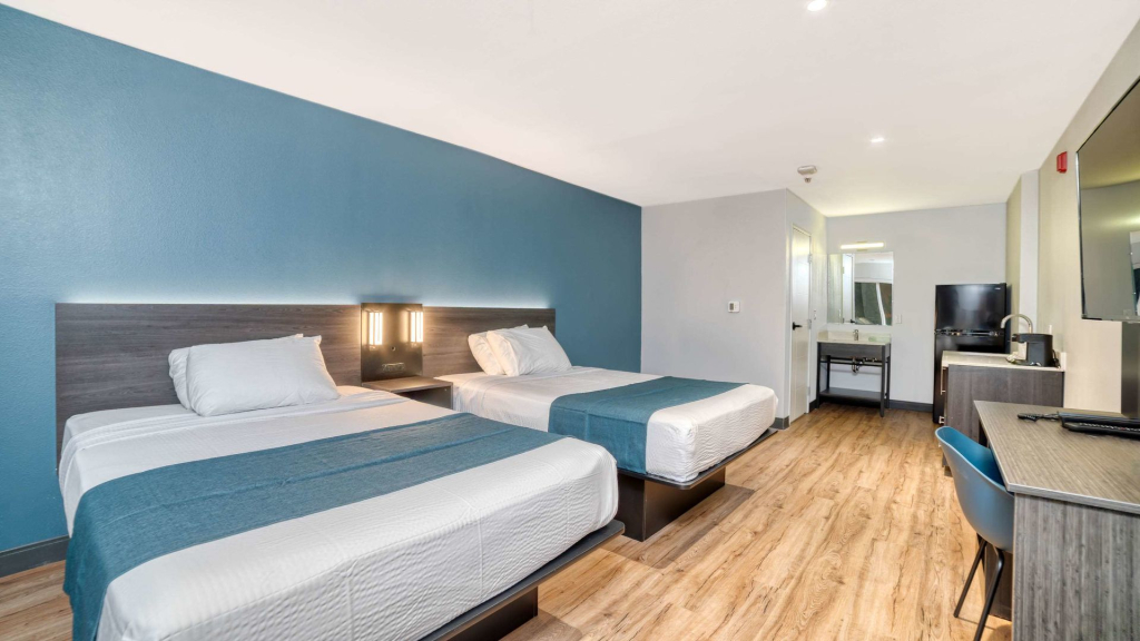 Studio 6 Suites Stockton, CA Waterfront